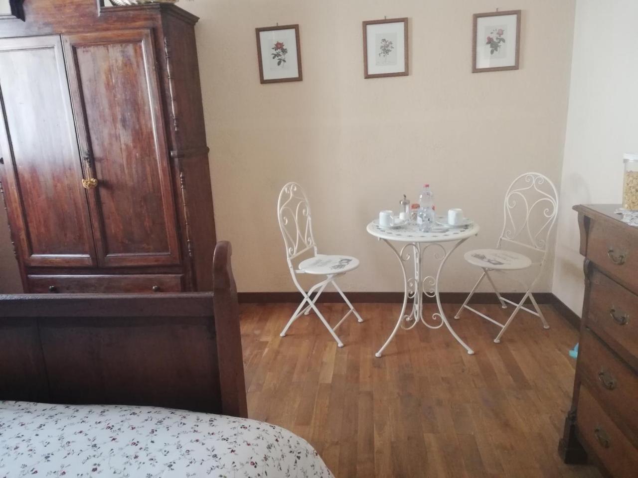 L'Ape In Corte Casa Di Campagna, Via Francigena Stanze E Colazione Vaccarizza 外观 照片